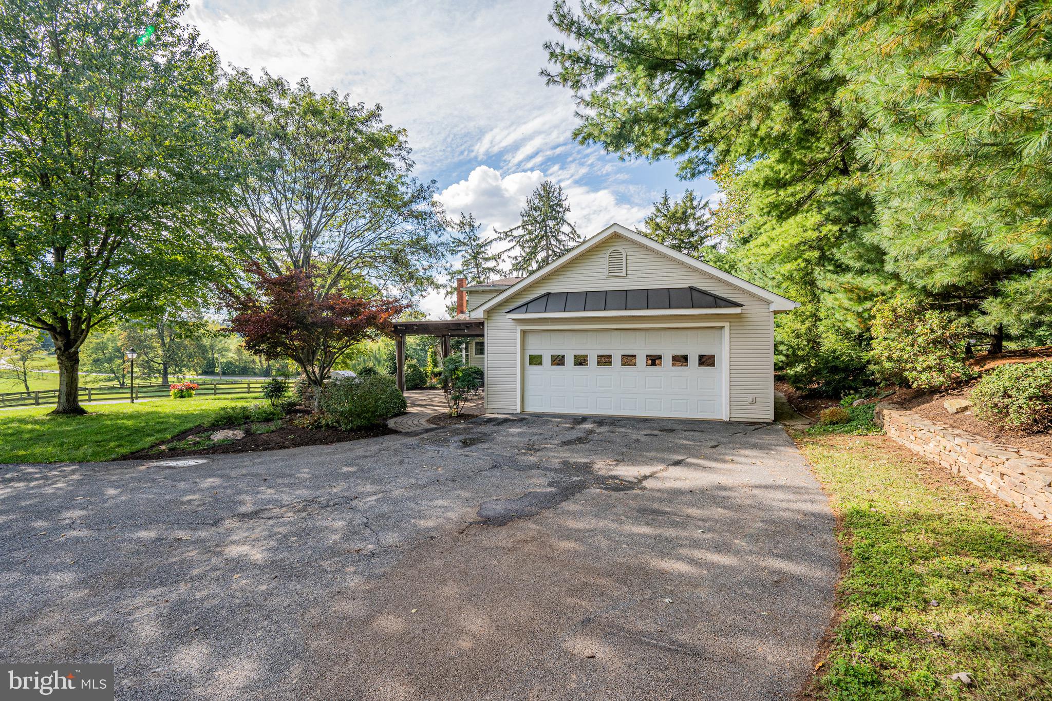 879 Long Corner Road Mount Airy, MD 21771 - Photo 6 of 68