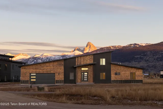 $1,375,000 | 1169 Prairie Dog Way, Driggs, ID 83422