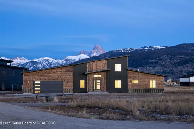 $1,375,000 | 1169 Prairie Dog Way, Driggs, ID 83422