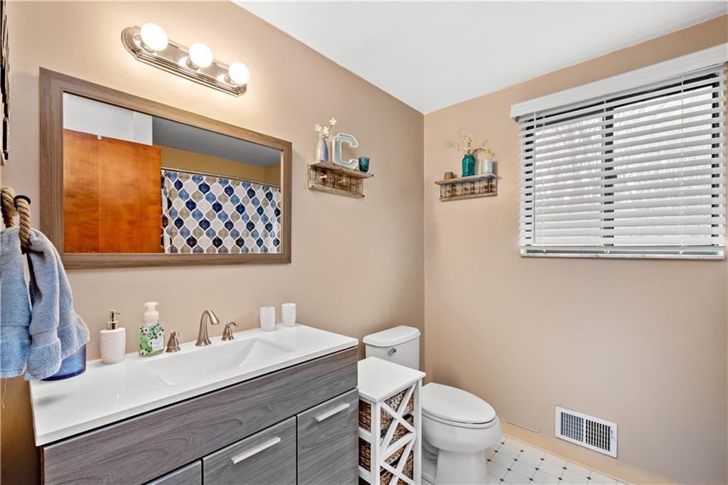 88 Locust Ridge Drive Pittsburgh, PA 15209 - Photo 12 of 22