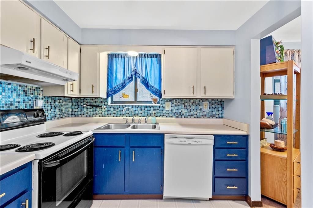 88 Locust Ridge Drive Pittsburgh, PA 15209 - Photo 5 of 22