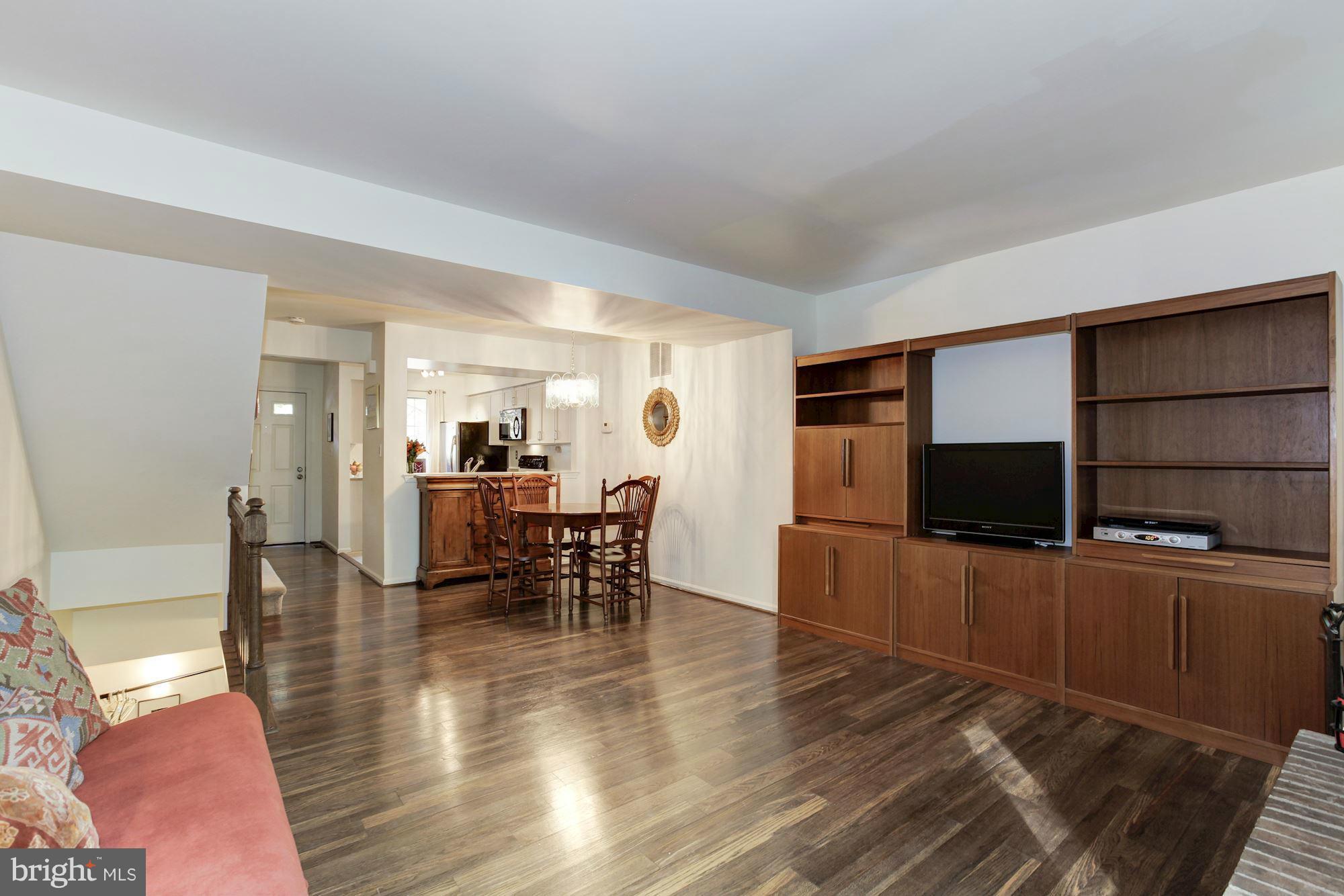 2036 Derby Ridge Lane, Unit 34 Silver Spring, MD 20910 - Photo 7 of 30 Living Room