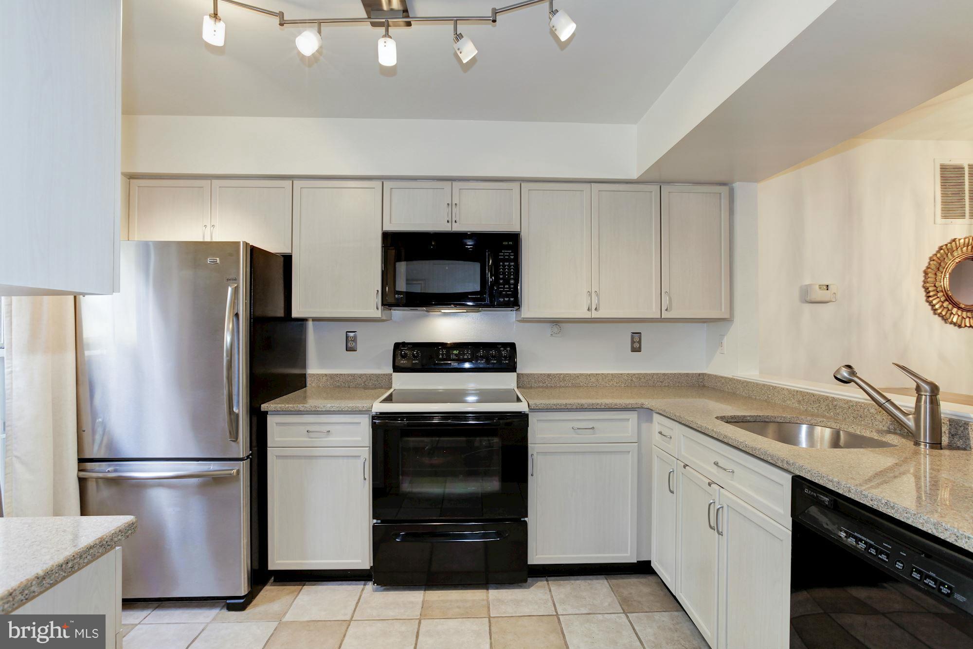 2036 Derby Ridge Lane, Unit 34 Silver Spring, MD 20910 - Photo 10 of 30 Kitchen