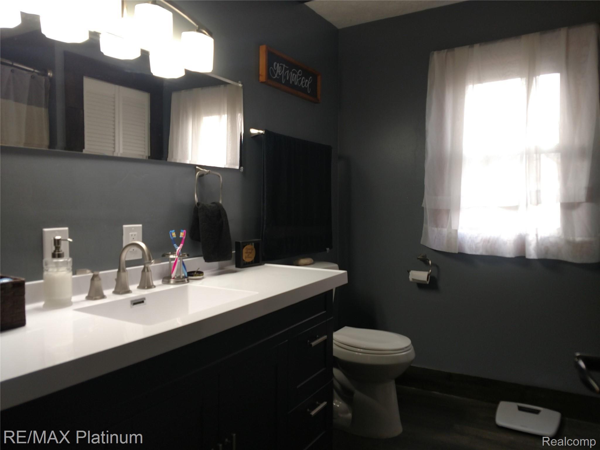 8455 Lamoreaux Road Fowlerville, MI 48836 - Photo 19 of 35 B Ba.jpg