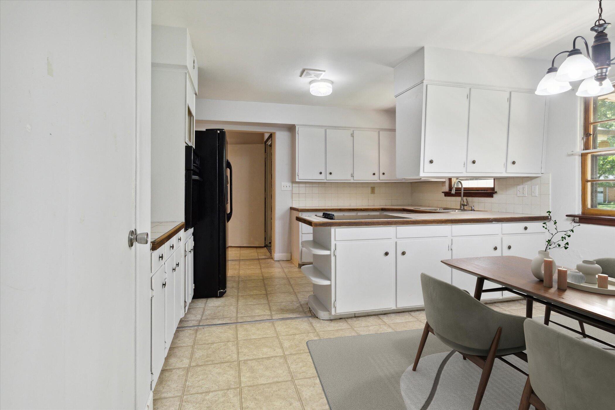 159 Elmside Road Benton Harbor, MI 49022 - Photo 15 of 53 Virtually staged