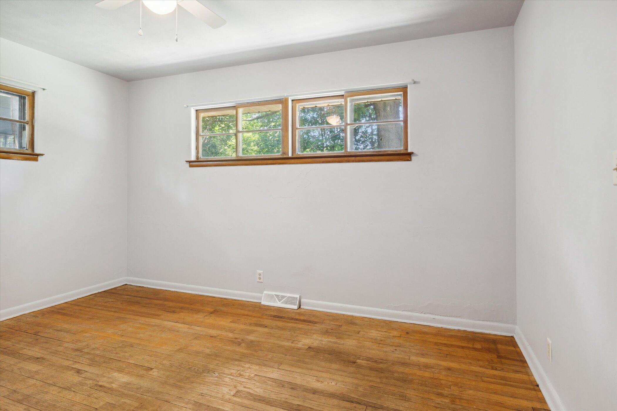 159 Elmside Road Benton Harbor, MI 49022 - Photo 19 of 53 Upper windows in the Master