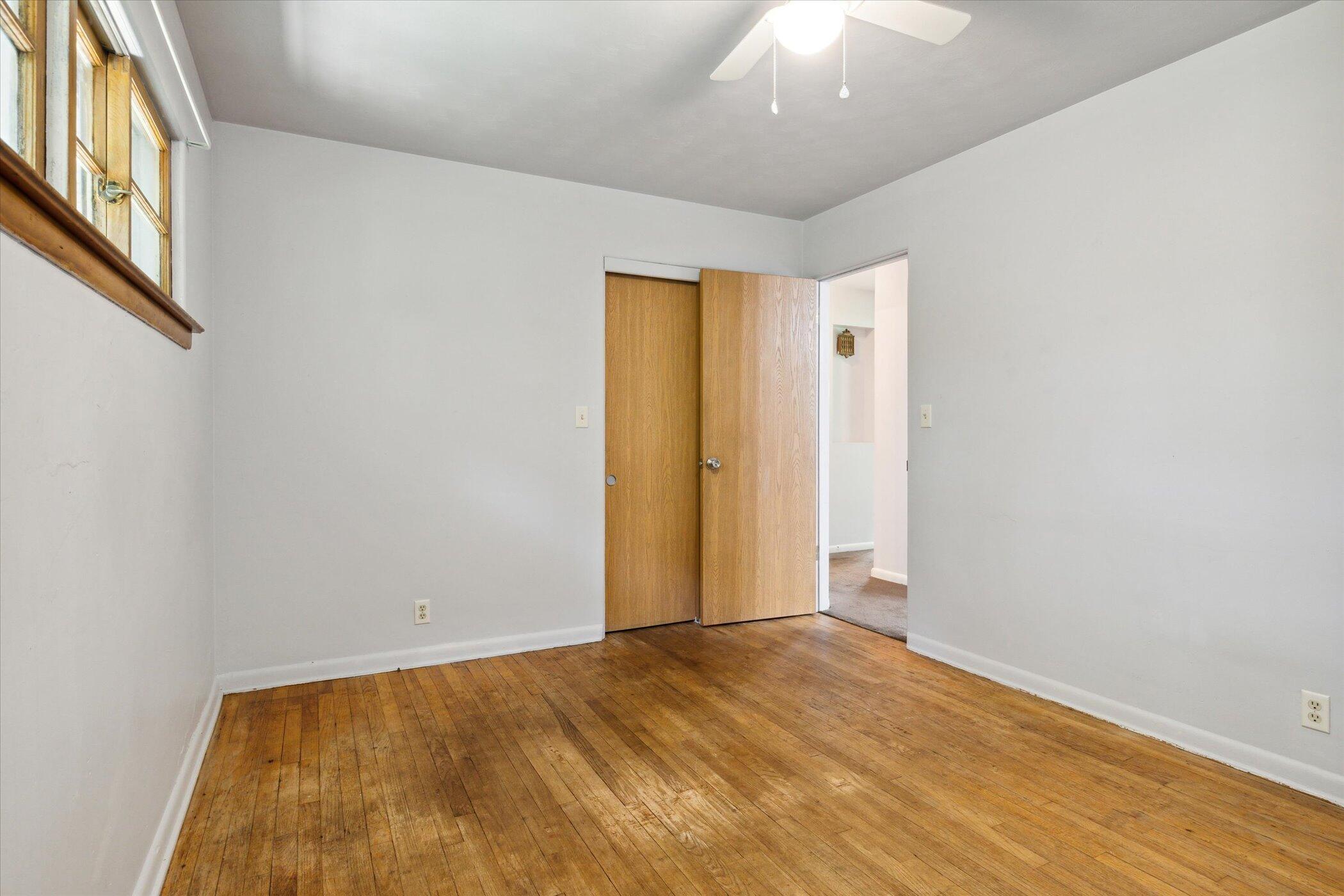 159 Elmside Road Benton Harbor, MI 49022 - Photo 20 of 53 Great hardwood floors throughout.