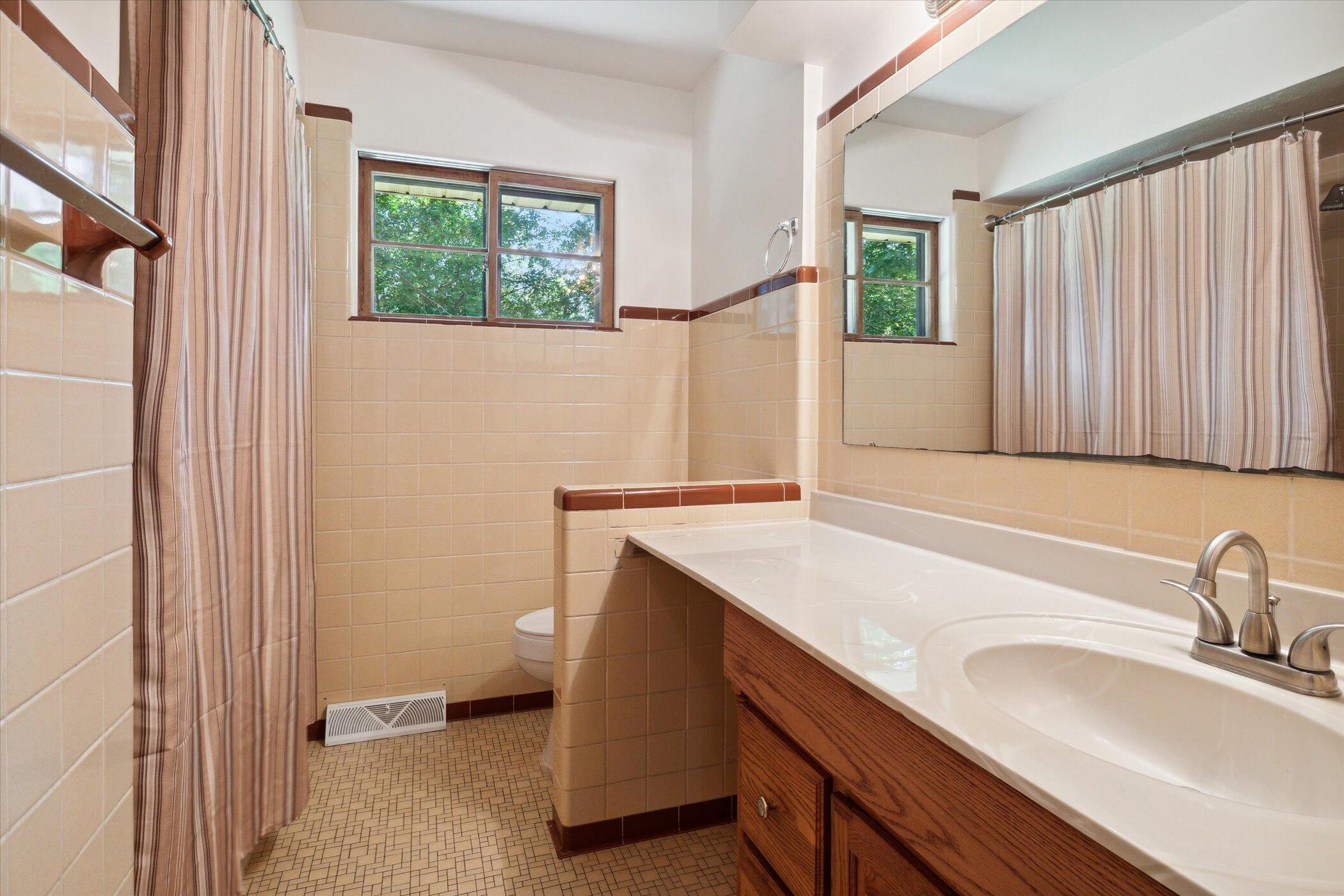 159 Elmside Road Benton Harbor, MI 49022 - Photo 26 of 53 Full Bath