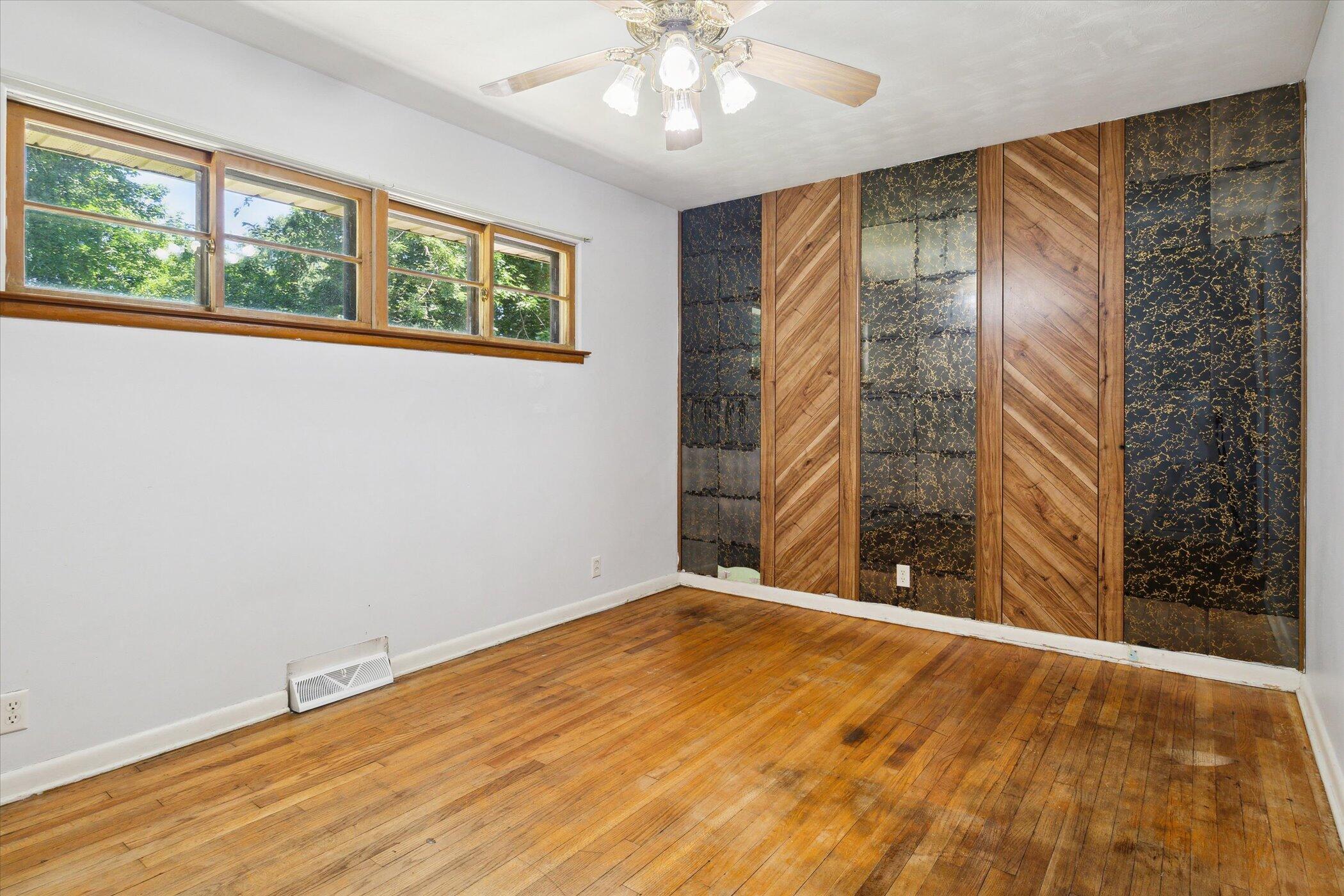159 Elmside Road Benton Harbor, MI 49022 - Photo 27 of 53 Bedroom #3