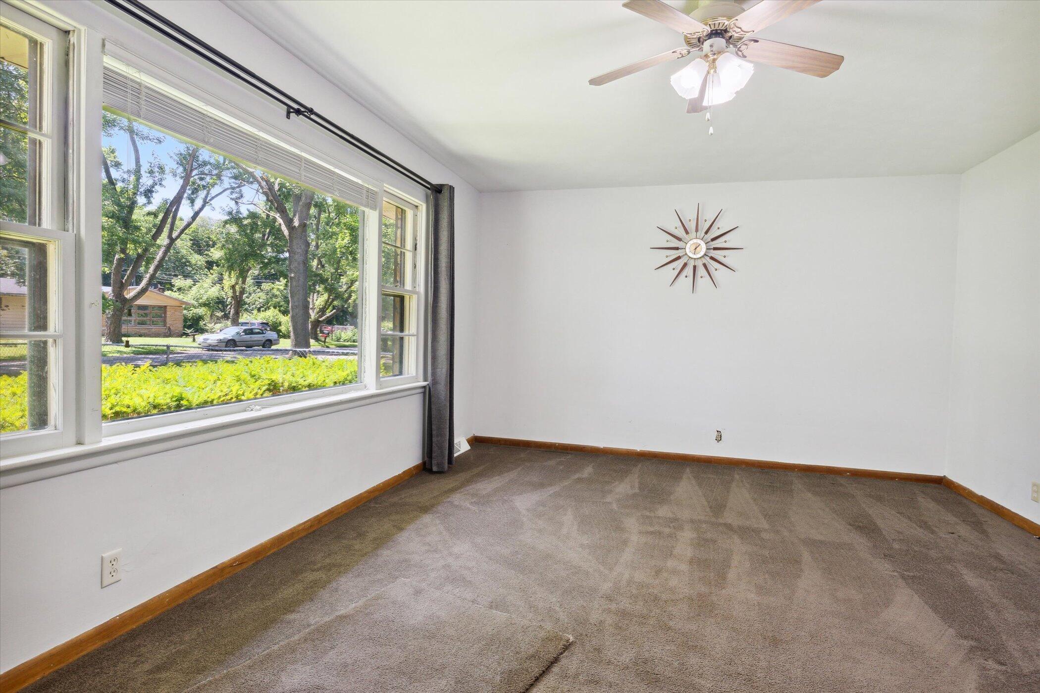 159 Elmside Road Benton Harbor, MI 49022 - Photo 7 of 53 Where would you put your furniture?