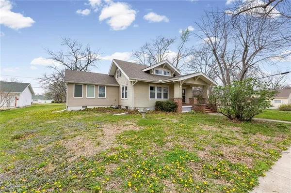 $359,950 | 602 Oak Street, Wellsville, KS 66092