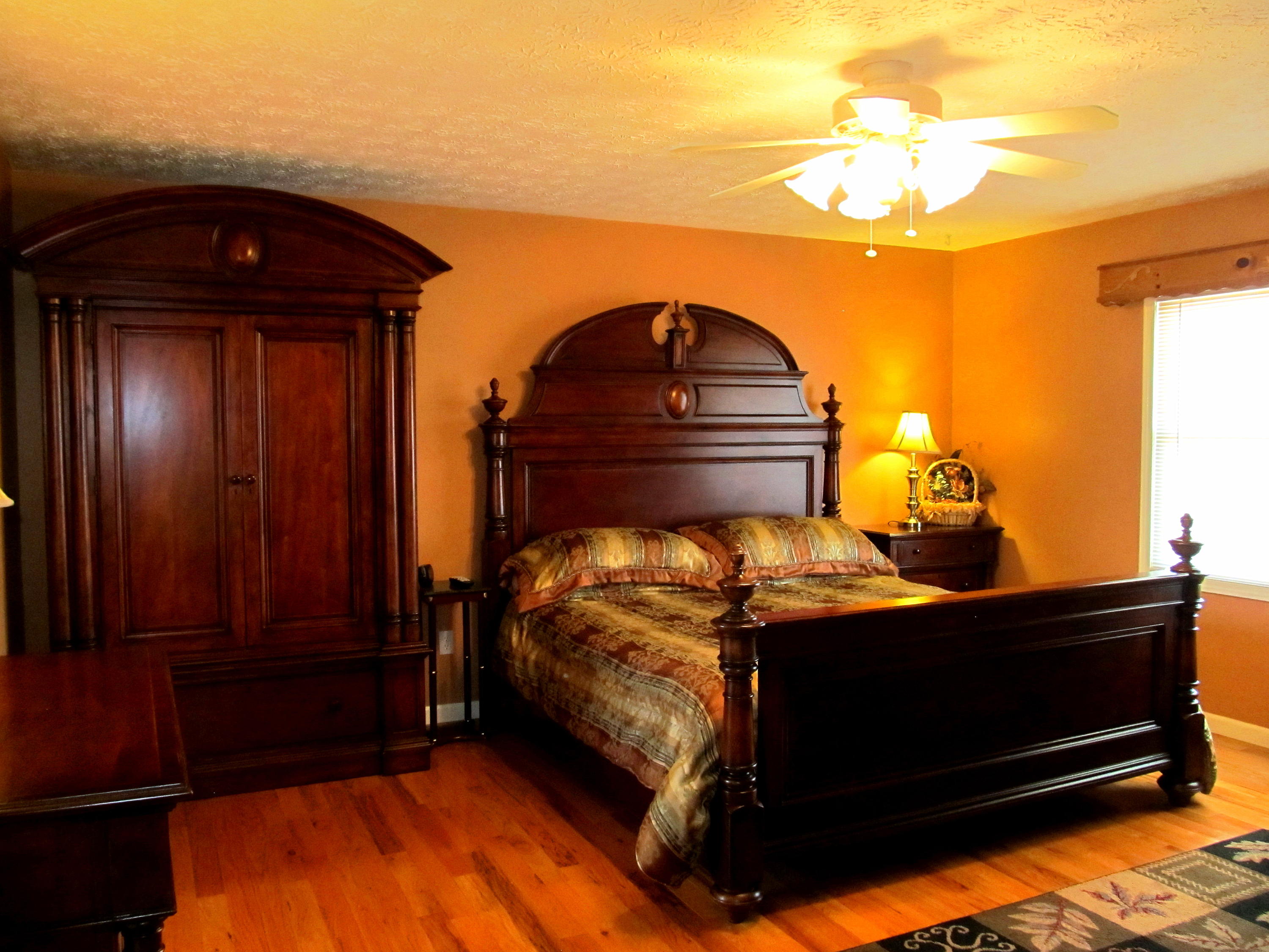 112 Amaryllis Road Newport, TN 37821 - Photo 16 of 40 Master bedroom
