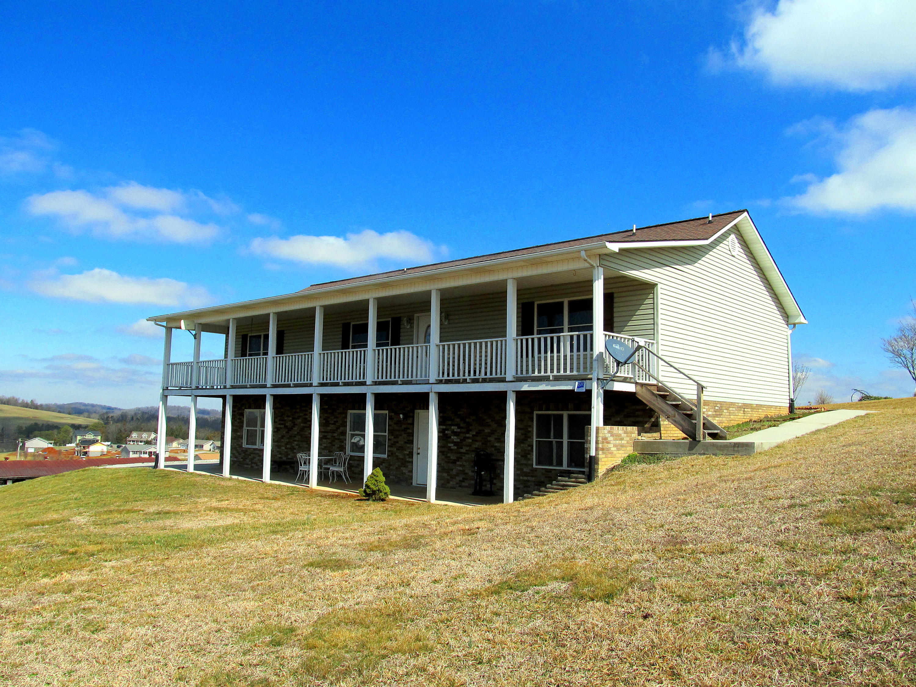 112 Amaryllis Road Newport, TN 37821 - Photo 6 of 40 Rear view