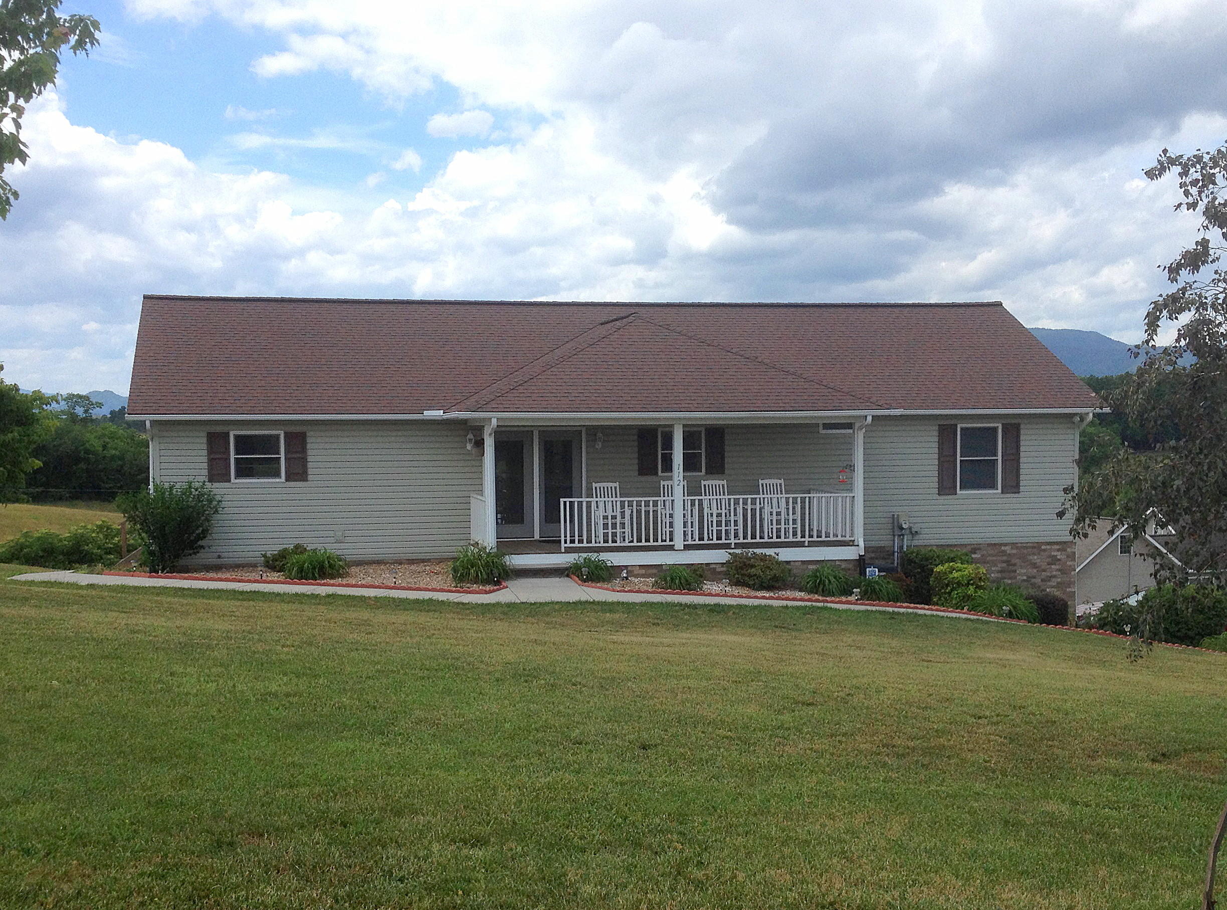 112 Amaryllis Road Newport, TN 37821 - Photo 7 of 40 Let's look inside