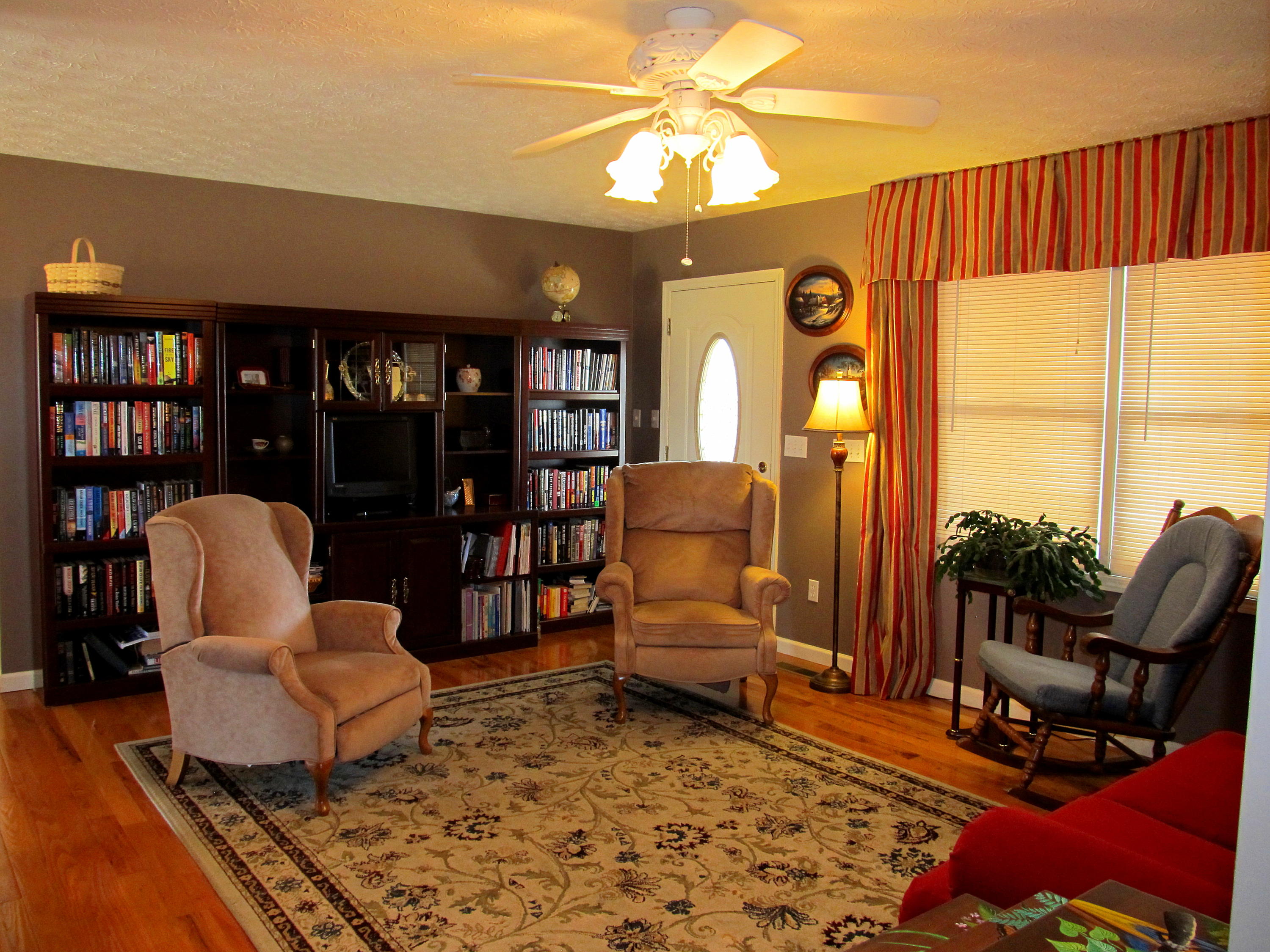 112 Amaryllis Road Newport, TN 37821 - Photo 9 of 40 Living room