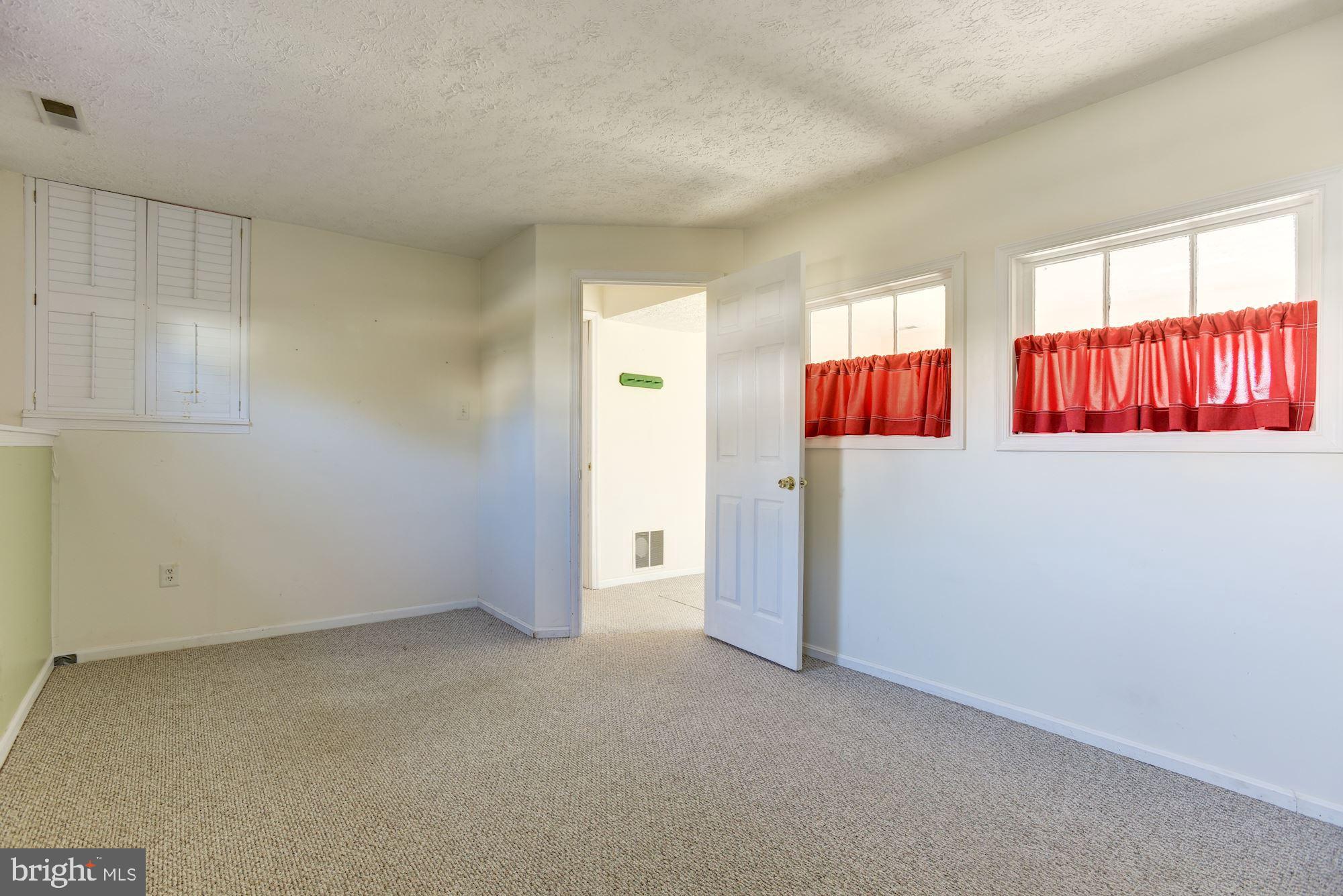 23 Anderson Ridge Road Baltimore, MD 21228 - Photo 22 of 33 Fifth Bedroom