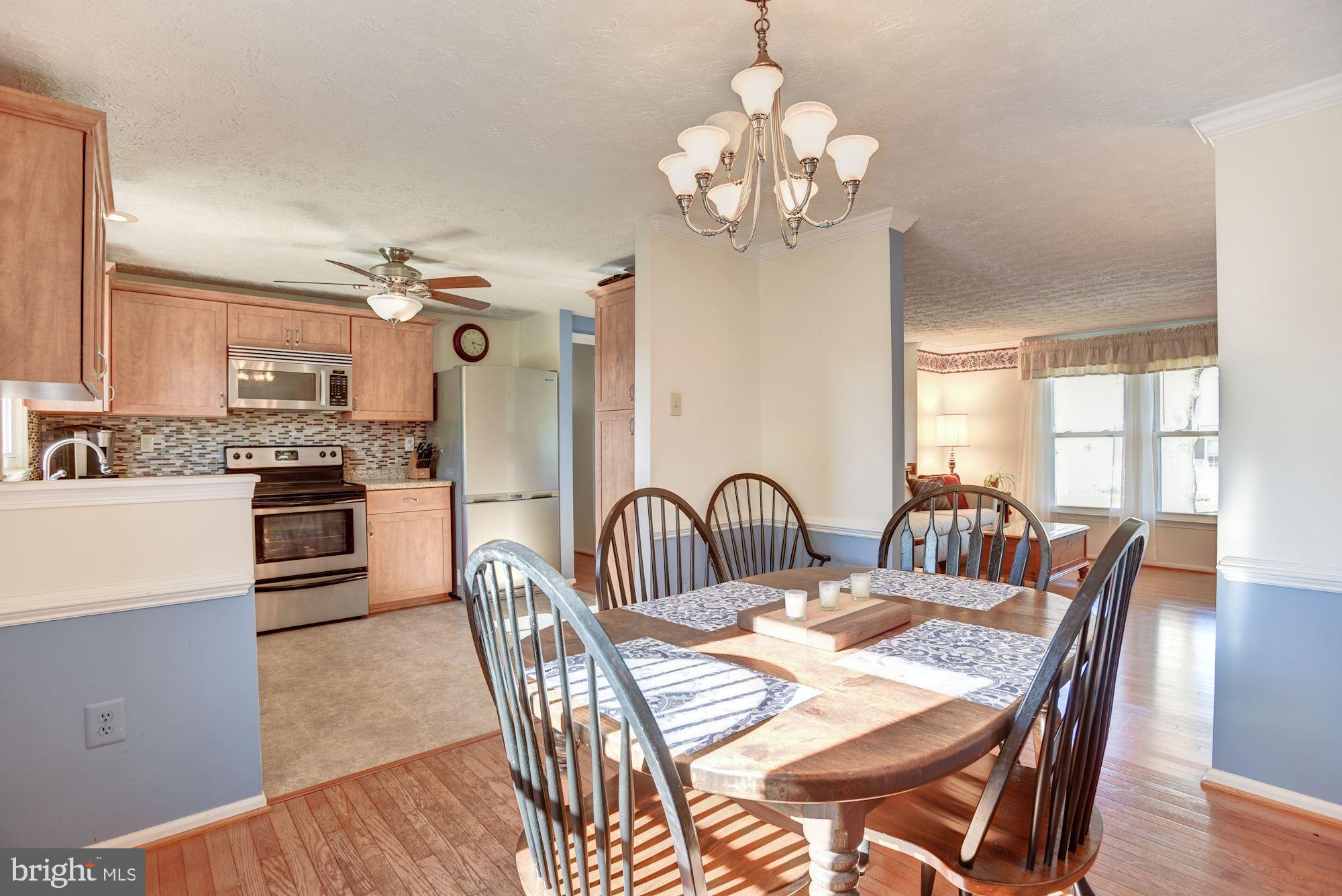 23 Anderson Ridge Road Baltimore, MD 21228 - Photo 7 of 33 Dining Room