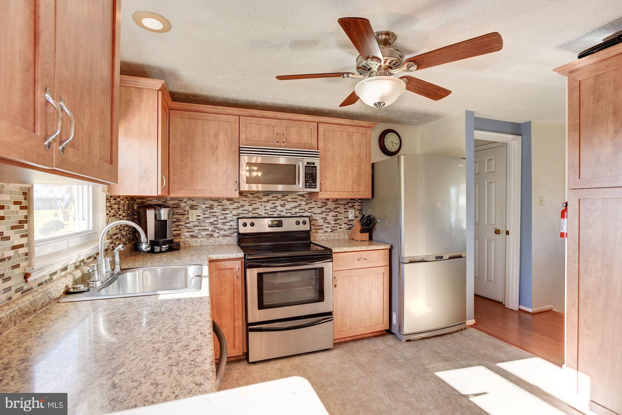 23 Anderson Ridge Road Baltimore, MD 21228 - Photo 8 of 33 Kitchen