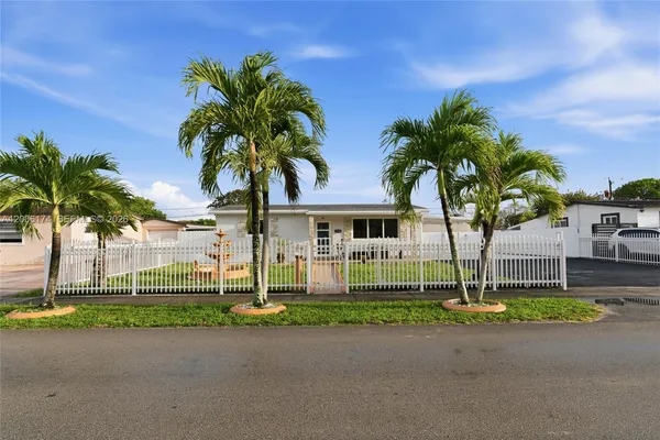 $650,000 | 1132 West 71st Street, Hialeah, FL 33014