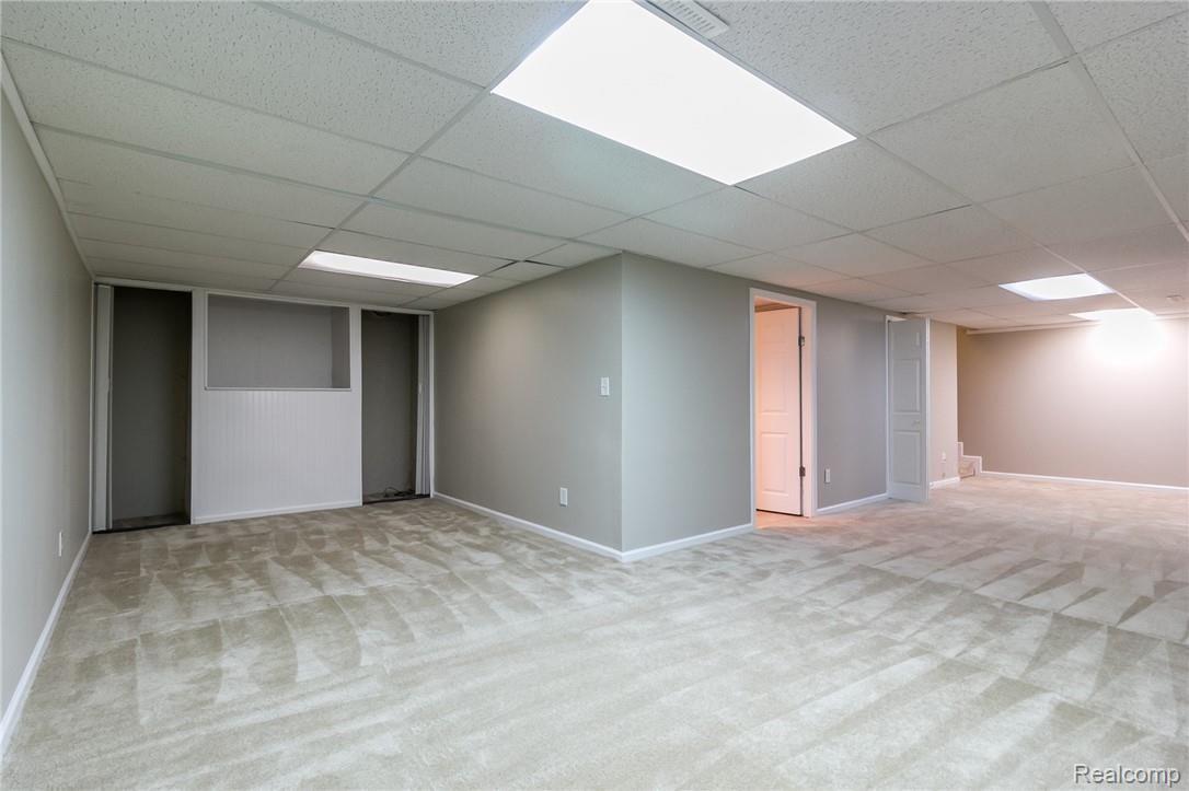 32740 Raphael Road Farmington, MI 48336 - Photo 29 of 36 32740 Raphael-27.jpg