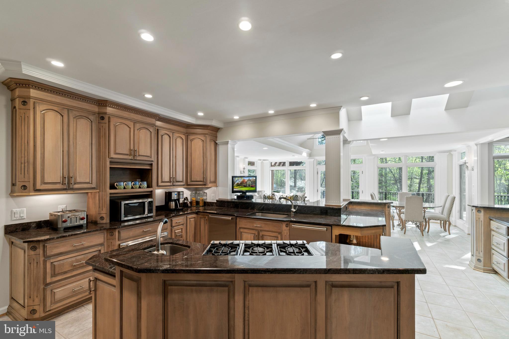 11264 Bright Pond Lane Reston, VA 20194 - Photo 5 of 57