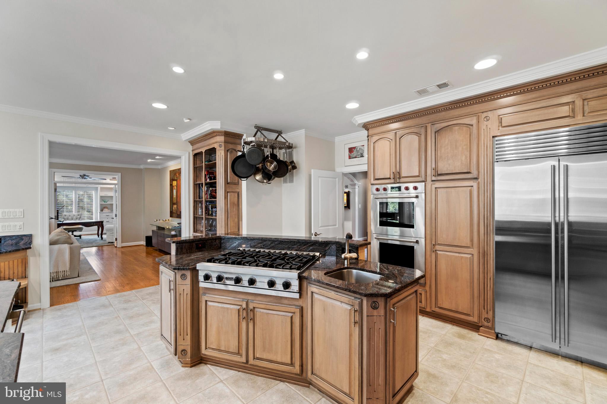 11264 Bright Pond Lane Reston, VA 20194 - Photo 6 of 57