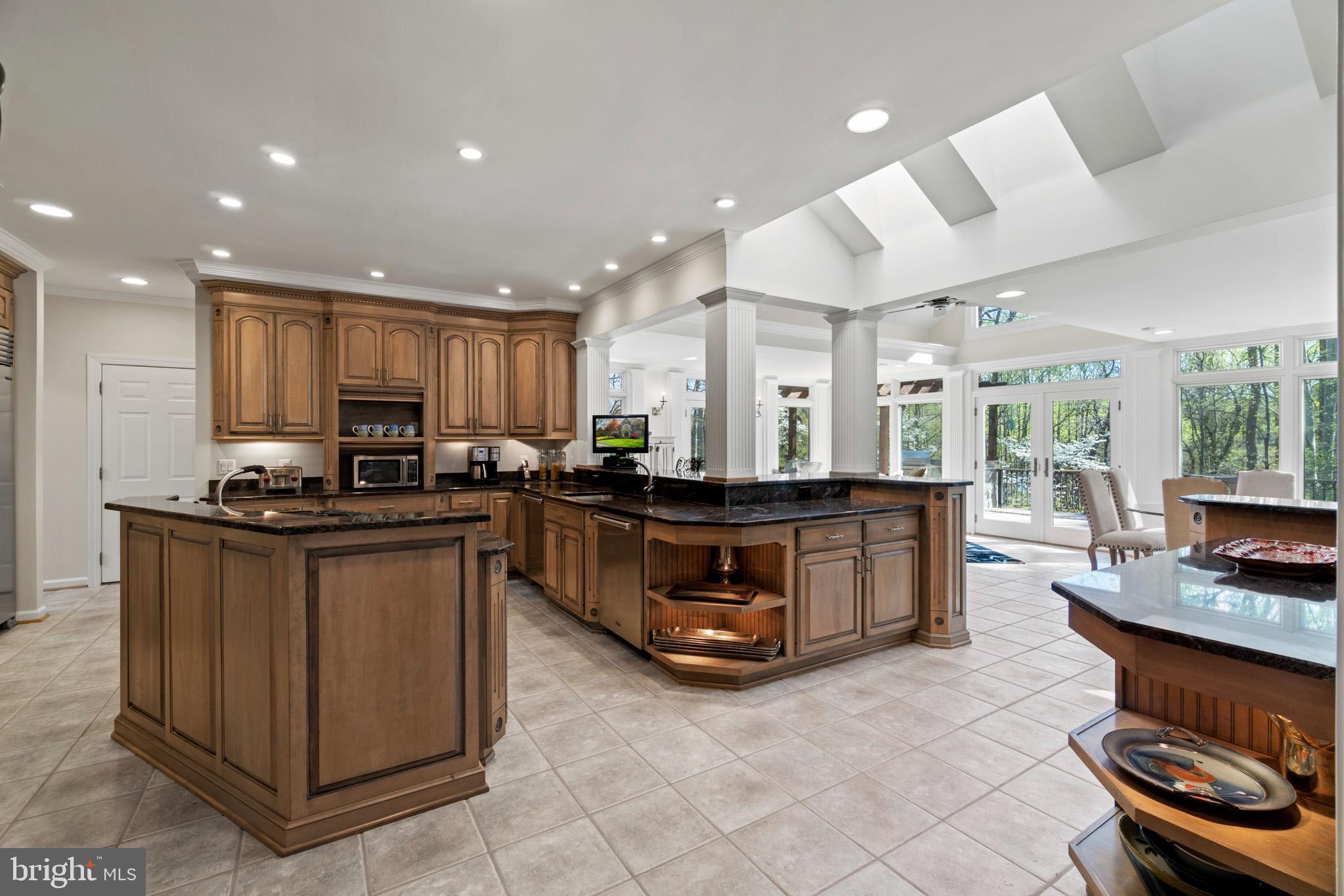 11264 Bright Pond Lane Reston, VA 20194 - Photo 8 of 57