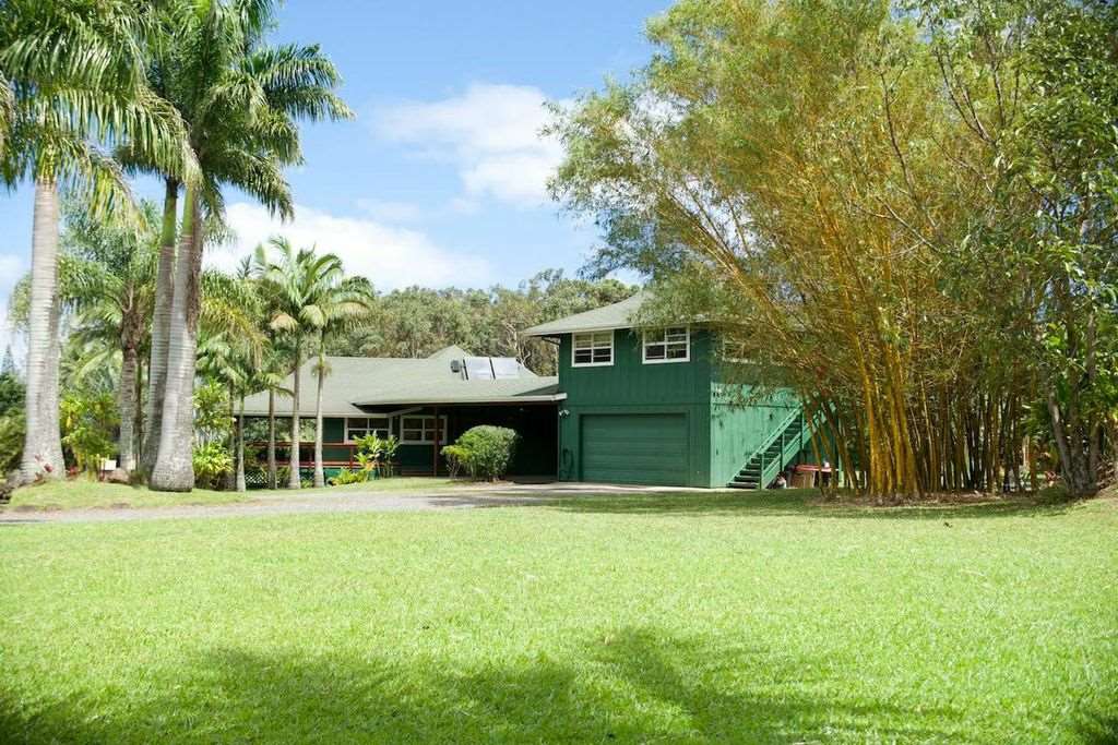 851 Peahi Road Haiku, HI 96708 - Photo 2 of 30 a view of a house with a yard