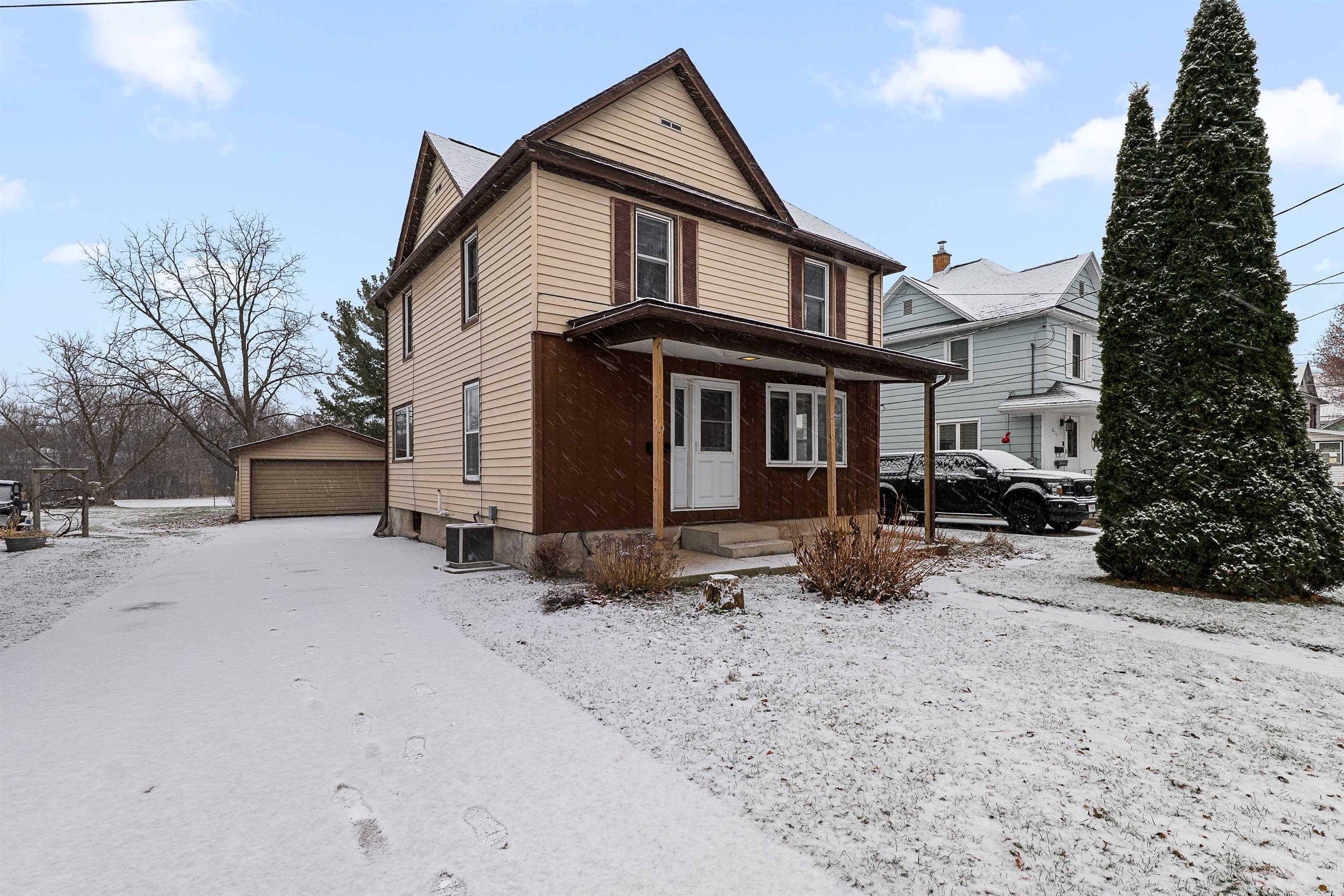 673 South Center Street Beaver Dam, WI 53916 - Photo 1 of 21