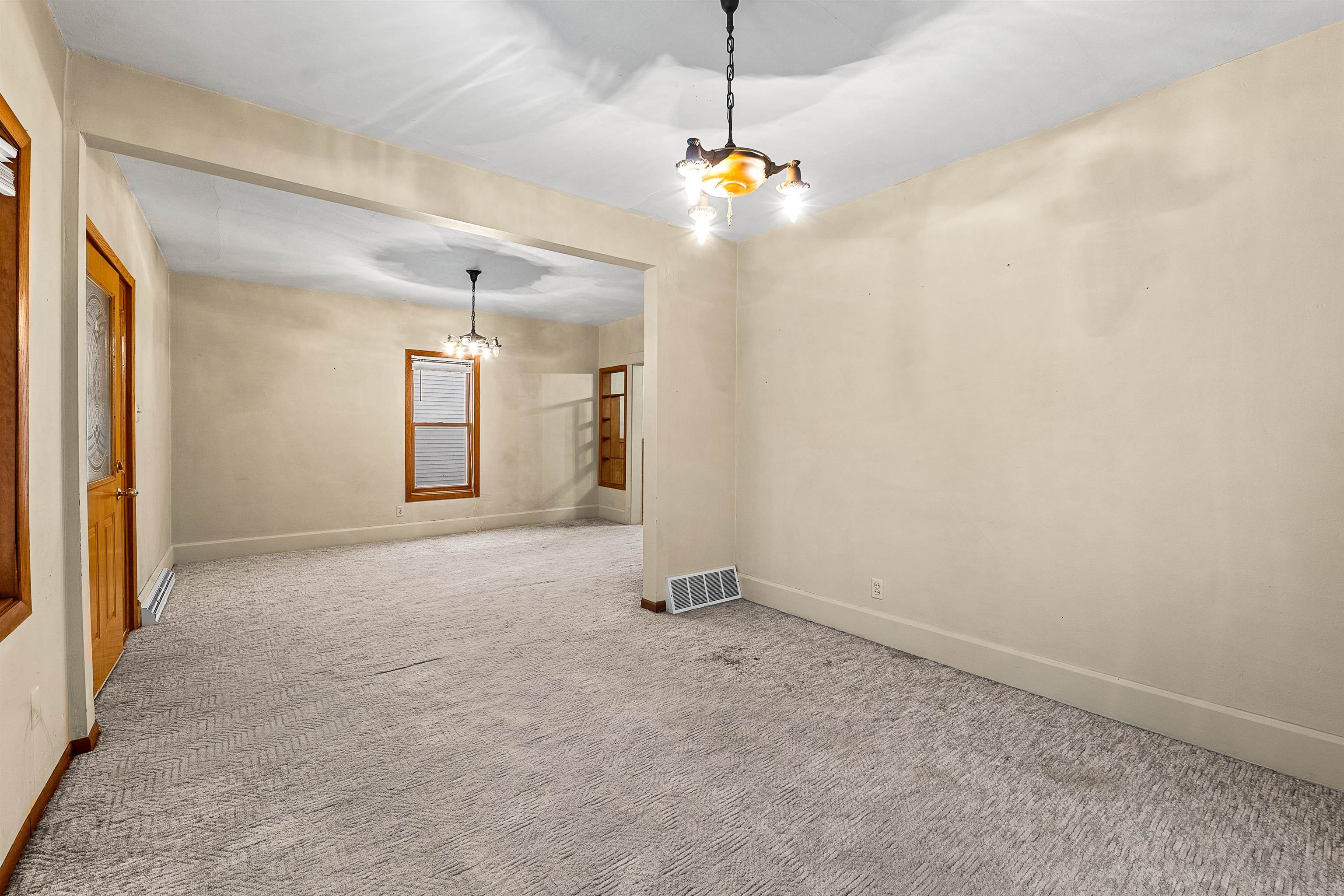 673 South Center Street Beaver Dam, WI 53916 - Photo 3 of 21