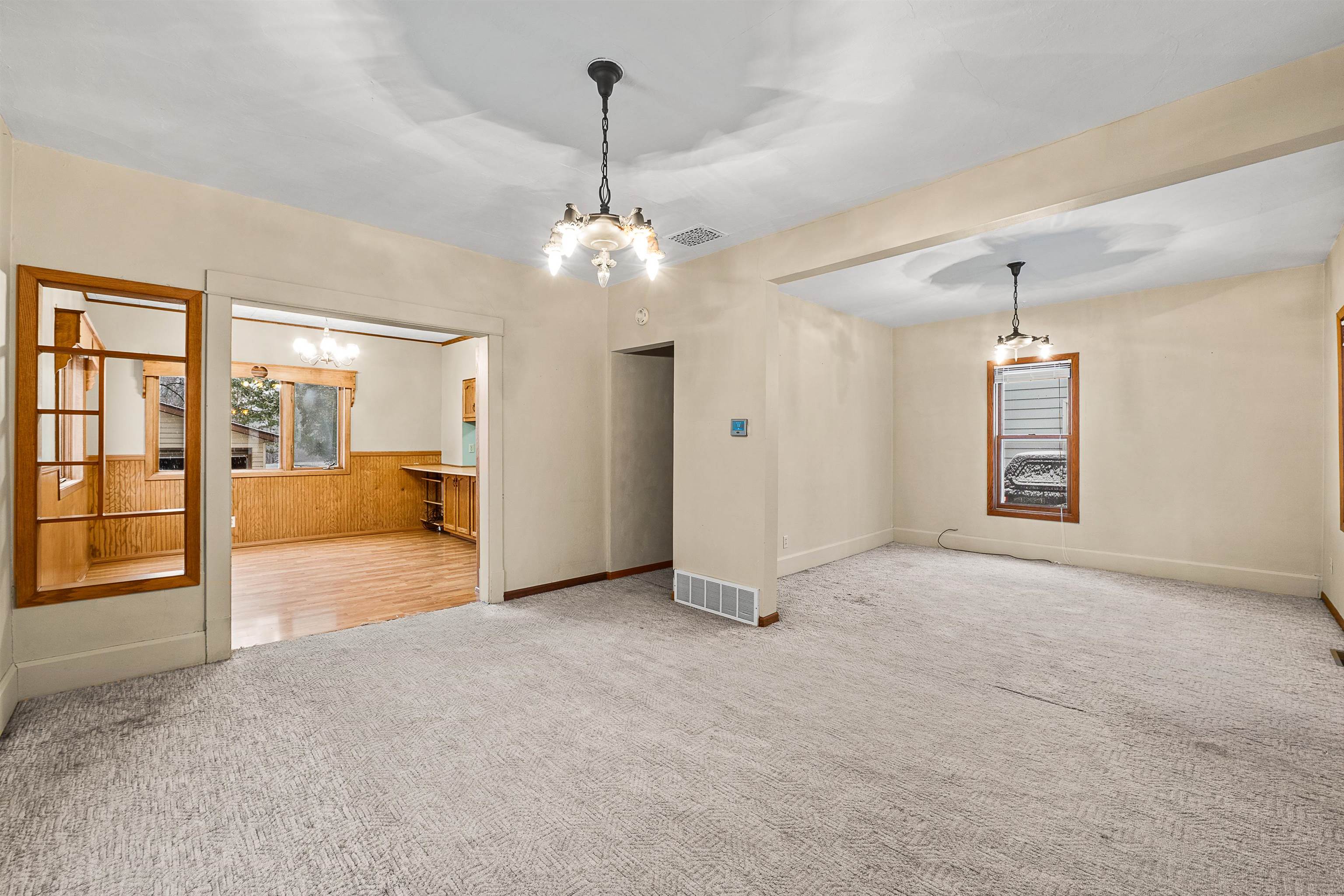 673 South Center Street Beaver Dam, WI 53916 - Photo 4 of 21