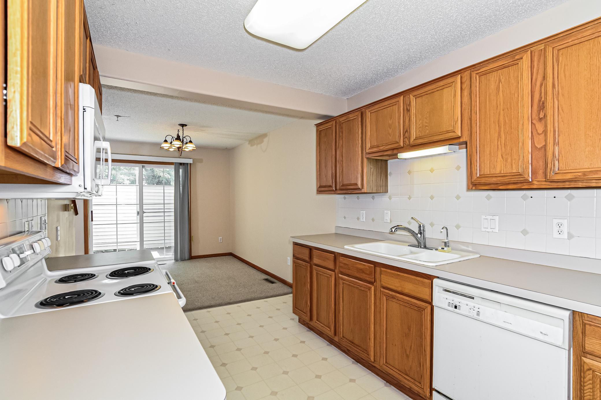 2795 Ranchview Lane North, Unit 12 Plymouth, MN 55447 - Photo 7 of 15