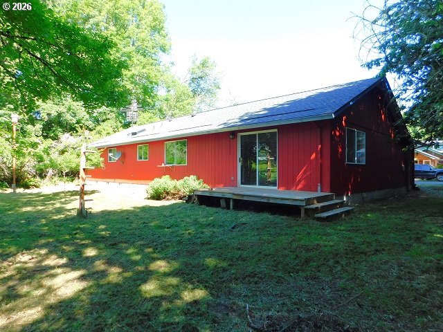 255 D Street Vernonia, OR 97064 - Photo 31 of 39 Backyard
