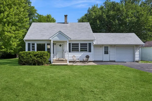 $240,000 | 139 Kent Avenue, Wauconda, IL 60084