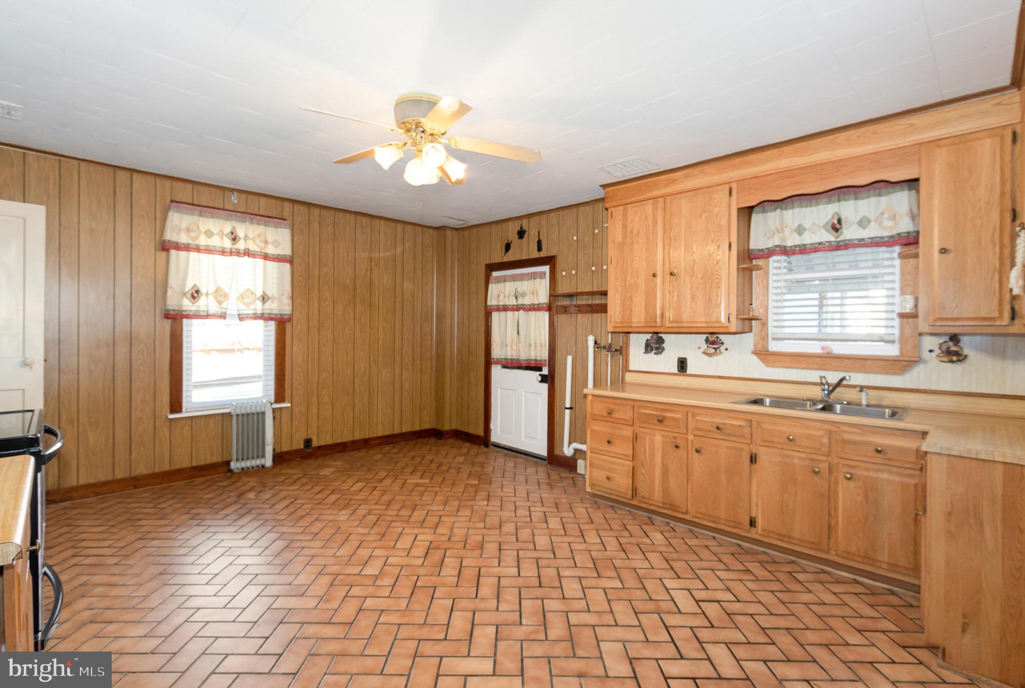 1503 Center Mills Road Aspers, PA 17304 - Photo 6 of 26