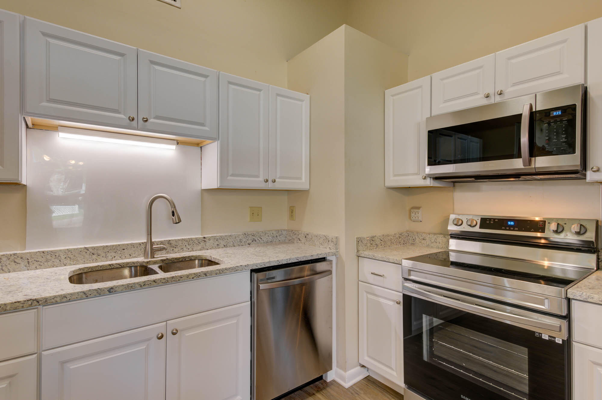 127 Lancashire Road Summerville, SC 29486 - Photo 15 of 31 127 Lancashire (20)