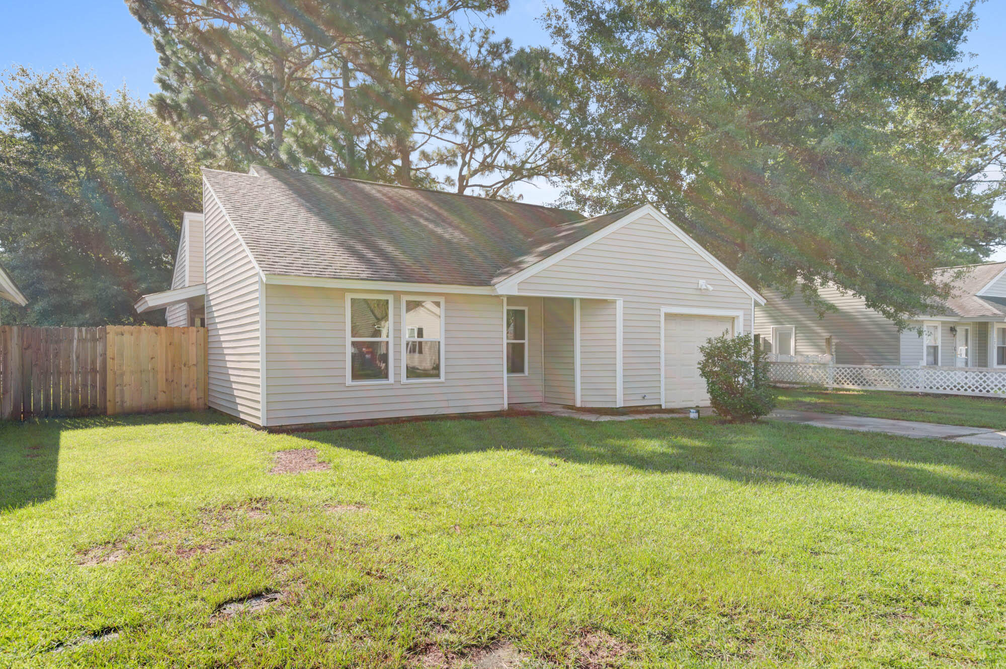 127 Lancashire Road Summerville, SC 29486 - Photo 9 of 31 127 Lancashire (9)