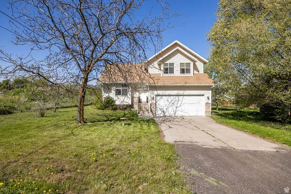 $400,000 | 77 North 300 East, Hyrum, UT 84319