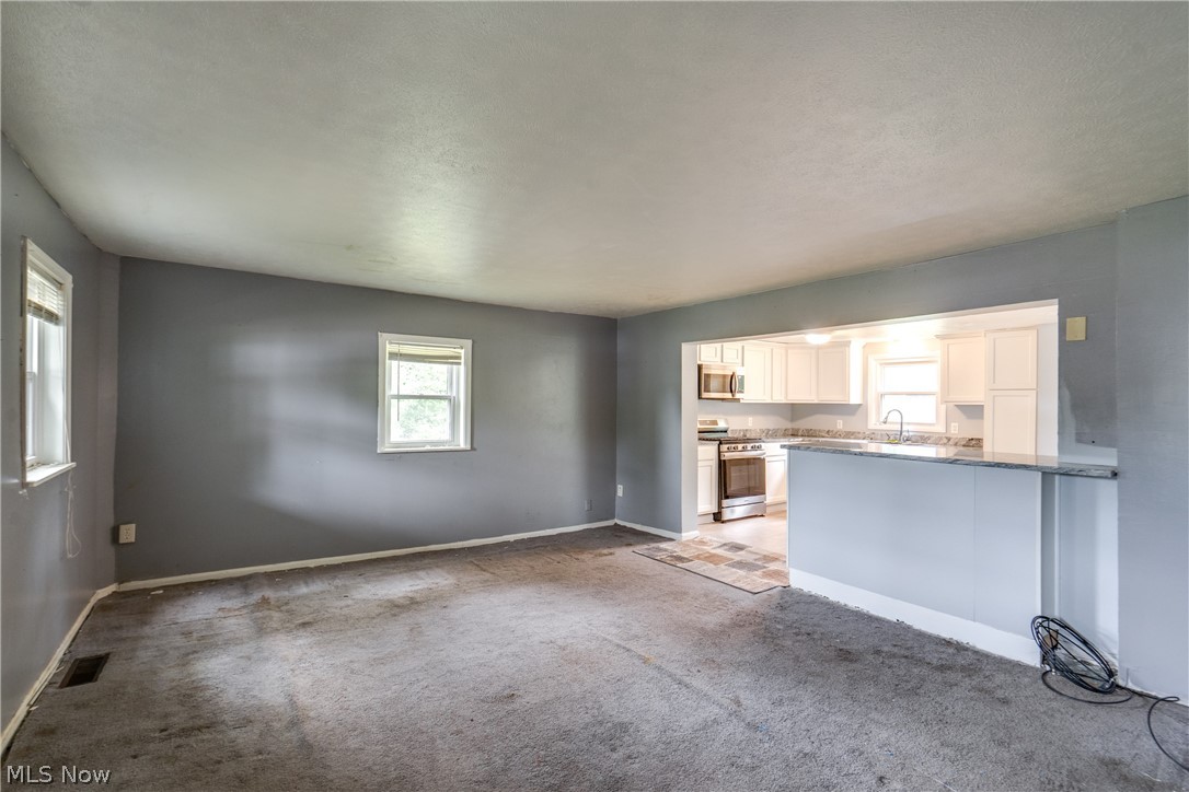 6285 Manchester Road Clinton, OH 44216 - Photo 5 of 28