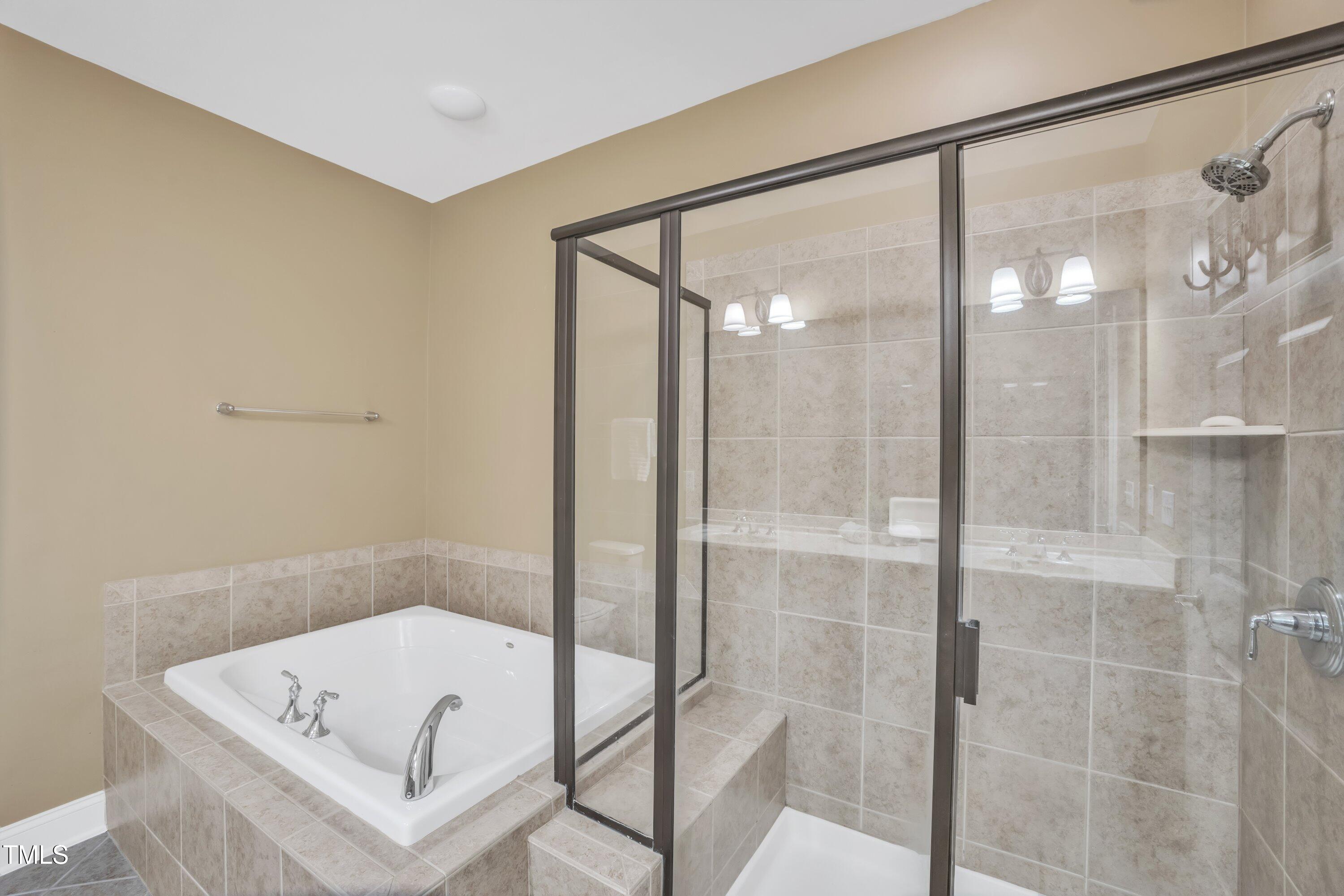 10421 Rosegate Court, Unit 303 Raleigh, NC 27617 - Photo 39 of 64 39-10421 Rosegate-37