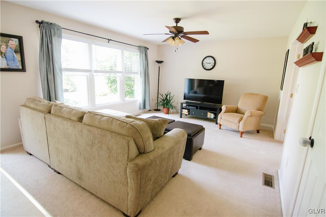 6467 Tupelo Road Allentown, PA 18104 - Photo 9 of 33 Gallery Image 9