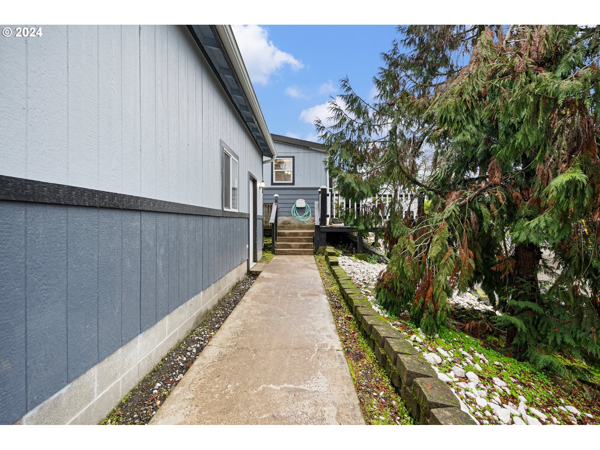 502 South 6th Street Springfield, OR 97477 - Photo 4 of 48