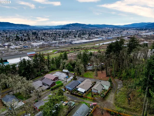 $335,000 | 502 South 6th Street, Springfield, OR 97477