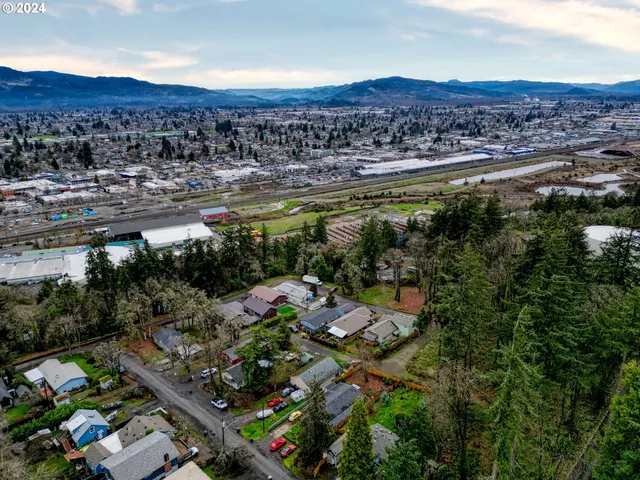 $335,000 | 502 South 6th Street, Springfield, OR 97477