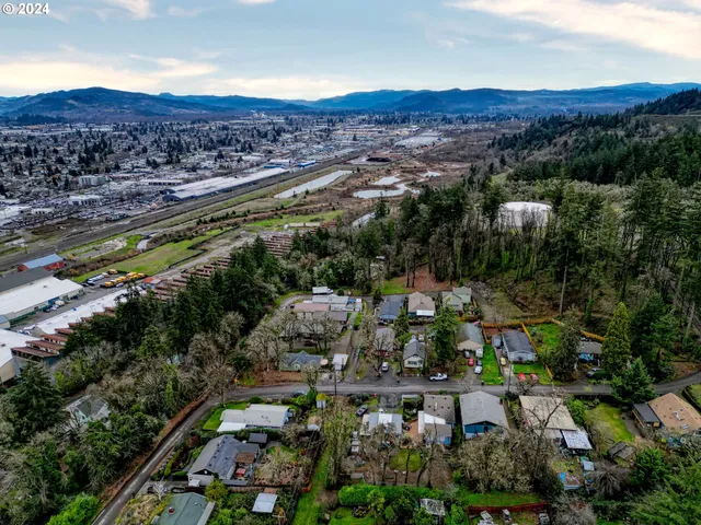 $335,000 | 502 South 6th Street, Springfield, OR 97477