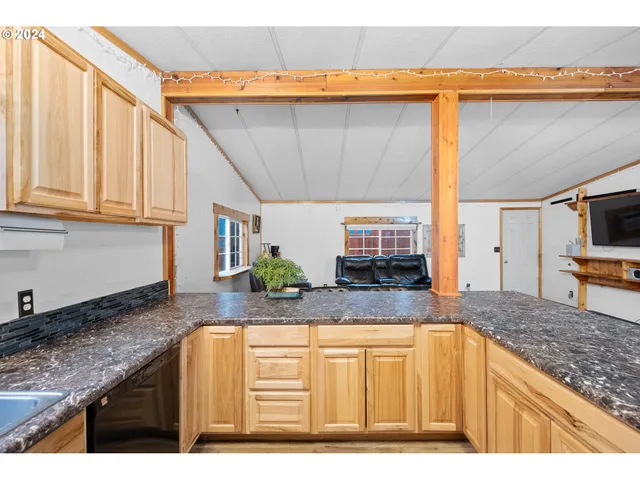 $335,000 | 502 South 6th Street, Springfield, OR 97477