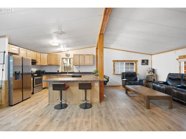 $335,000 | 502 South 6th Street, Springfield, OR 97477