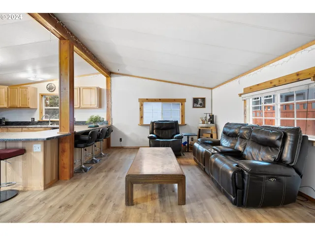 $335,000 | 502 South 6th Street, Springfield, OR 97477