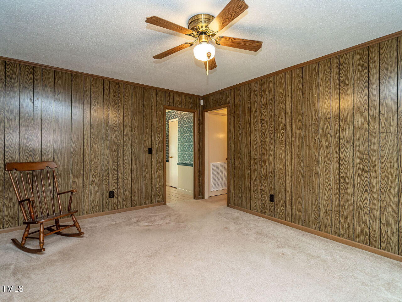 4926 McCormick Road Durham, NC 27713 - Photo 15 of 31 015-1280x960-family-room