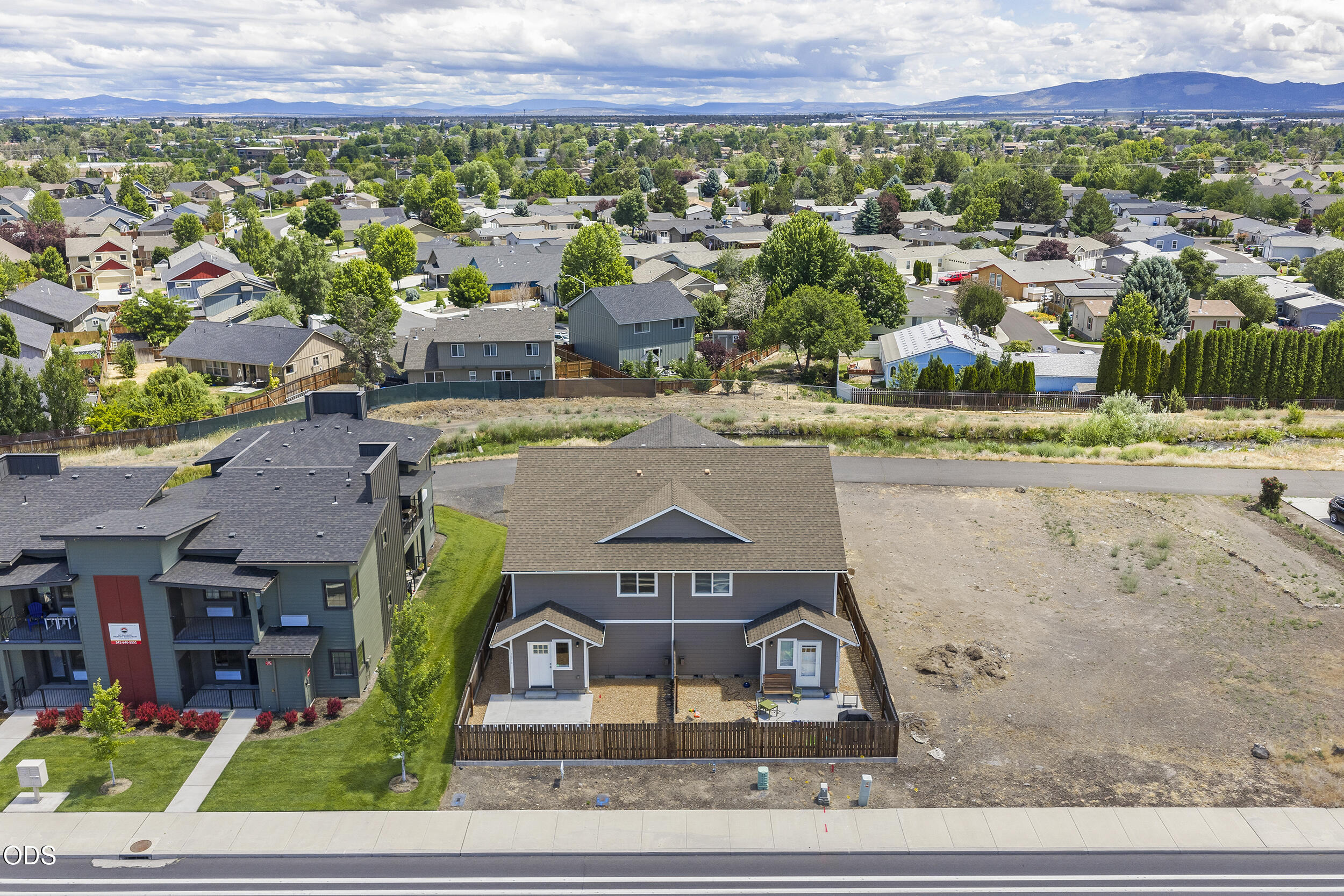 1214 Southwest 27th Street Redmond, OR 97756 - Photo 32 of 35